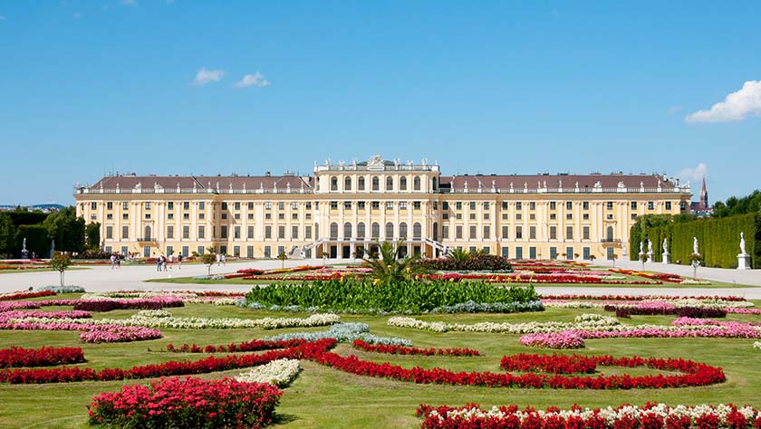 熊布朗宮（美泉宮）．Schloss Schönbrunn